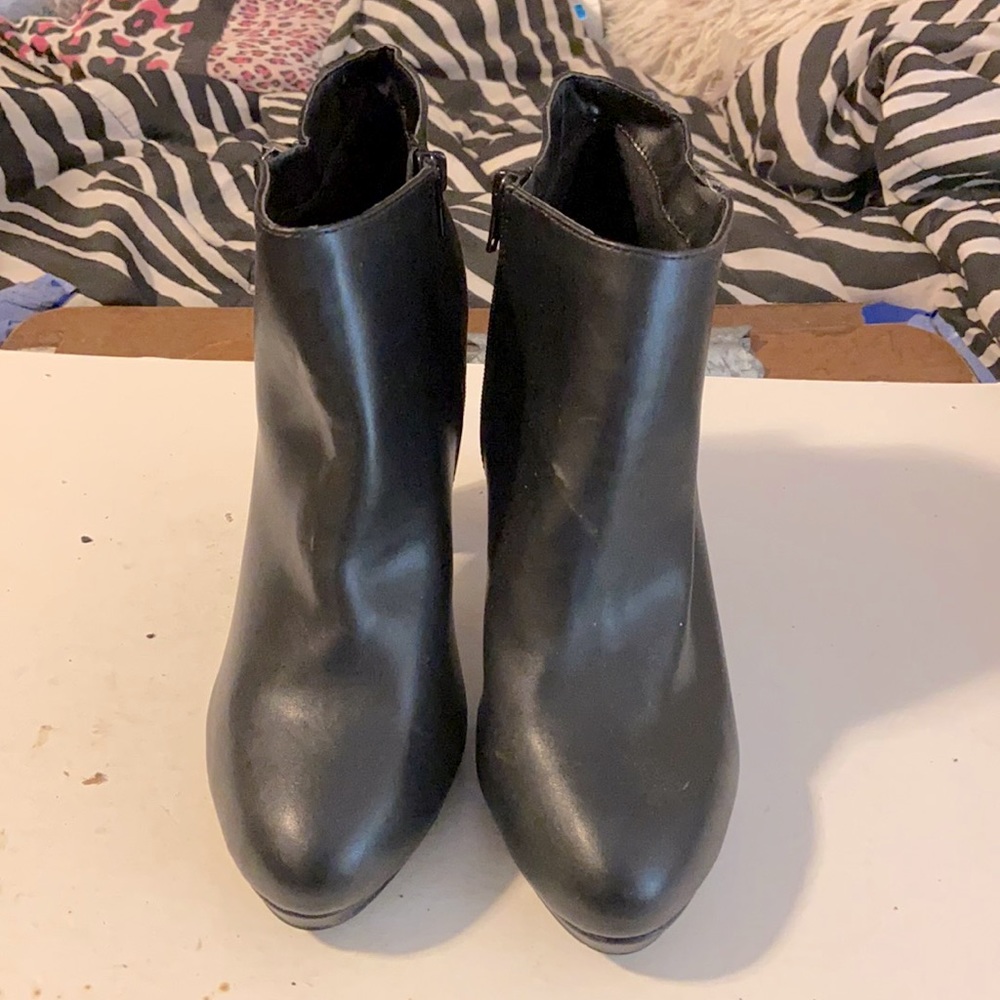 Black/Suede boots